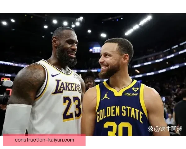 湖人大战勇士詹姆斯戴维斯联手冲击季后赛关键胜利